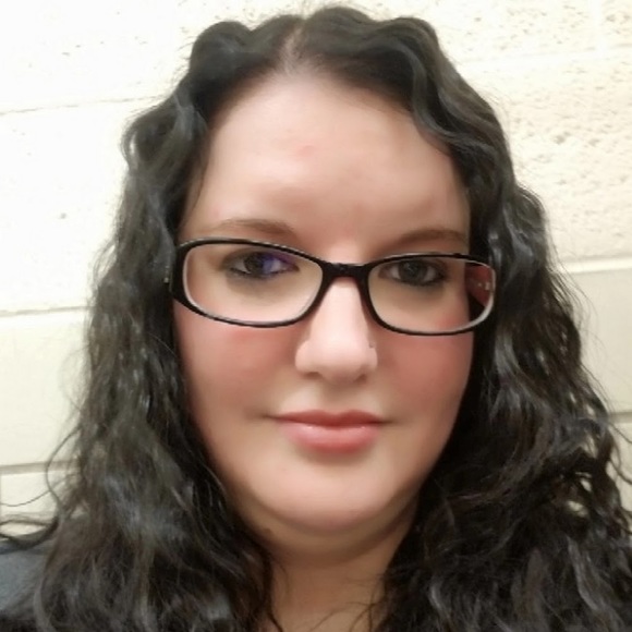 Meet your Posher, Angelina - Picture 1 of 1